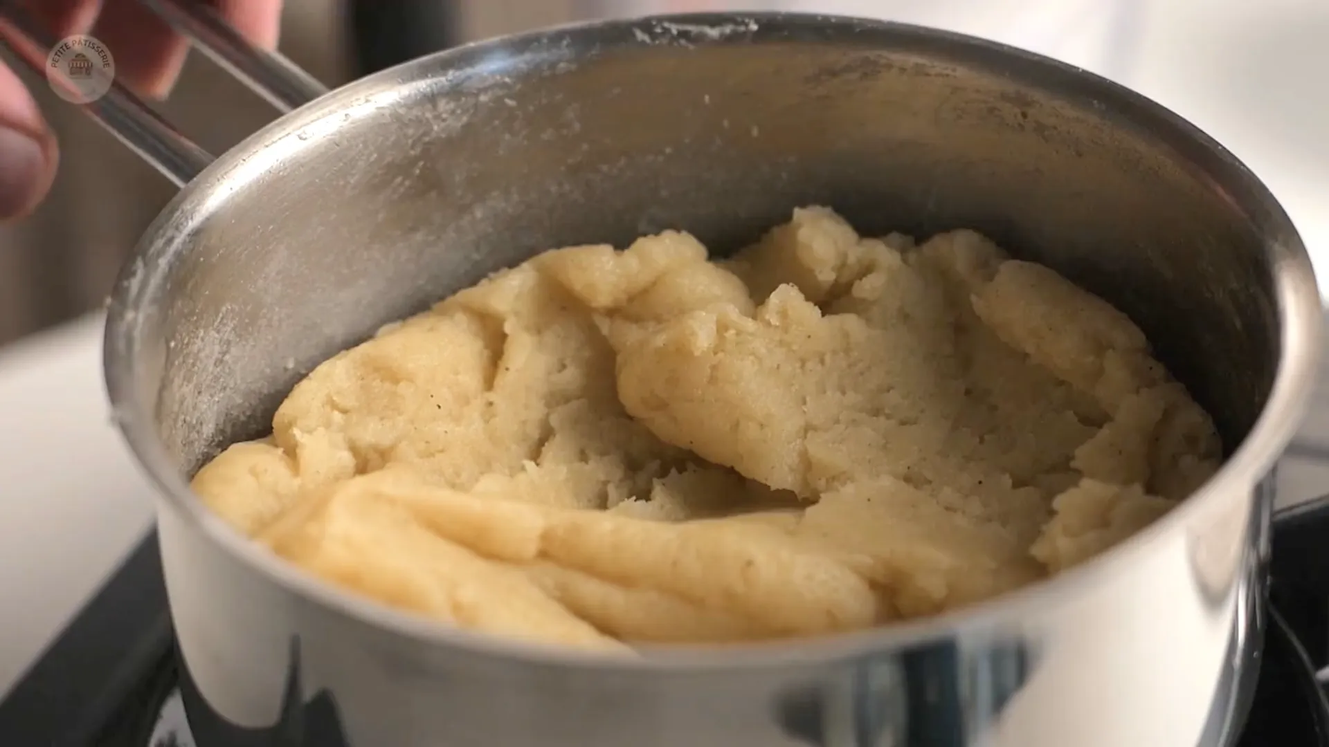 Mélange rapide pour former une pâte homogène