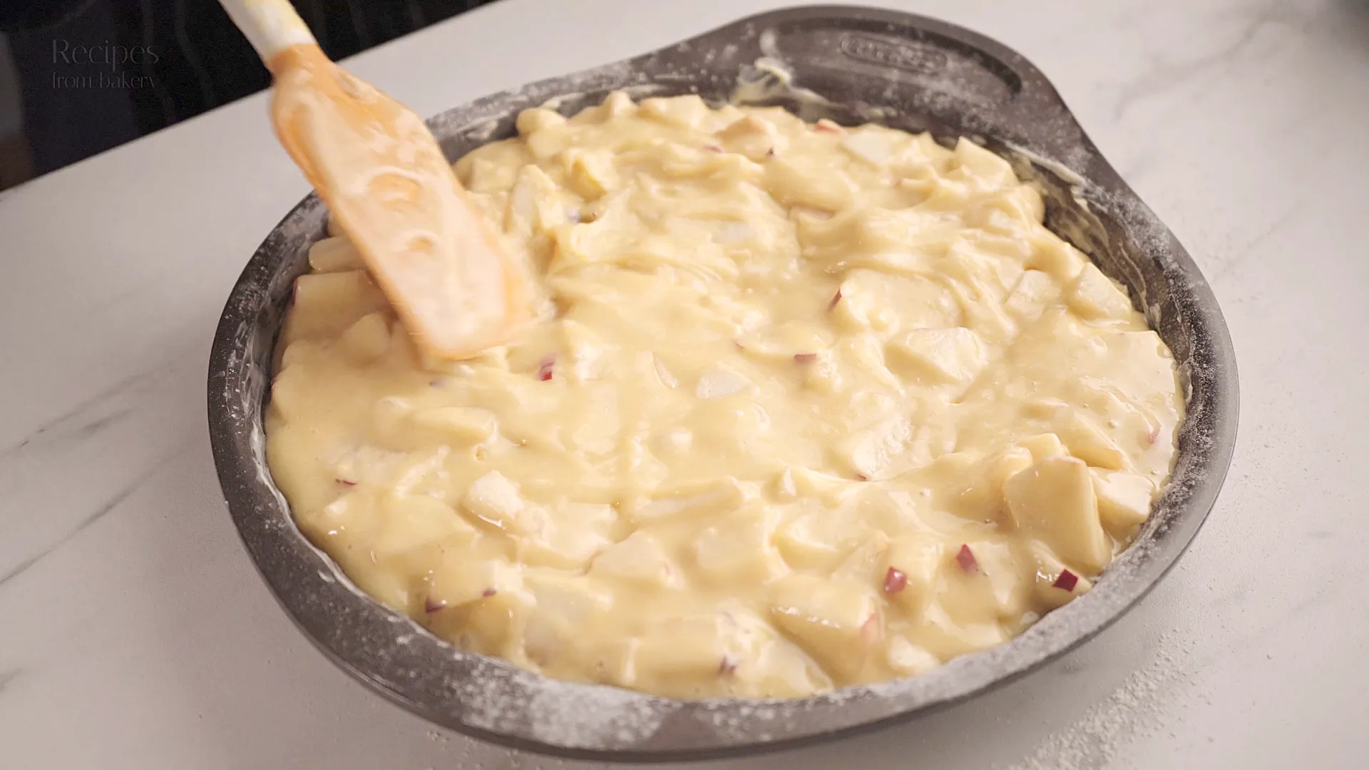 La pâte à gâteau prête à être cuite