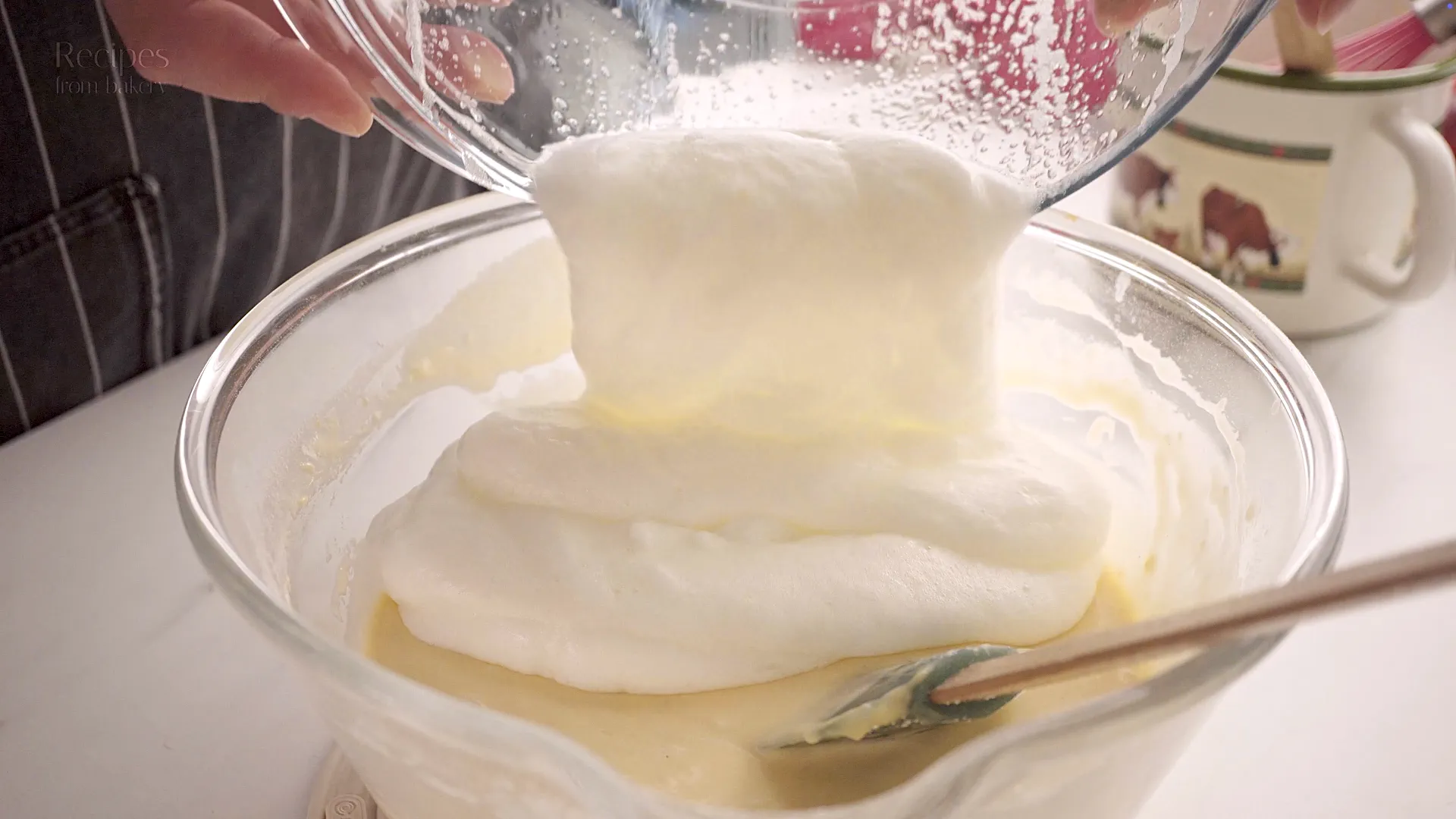 Incorporation des blancs d’œufs dans la pâte